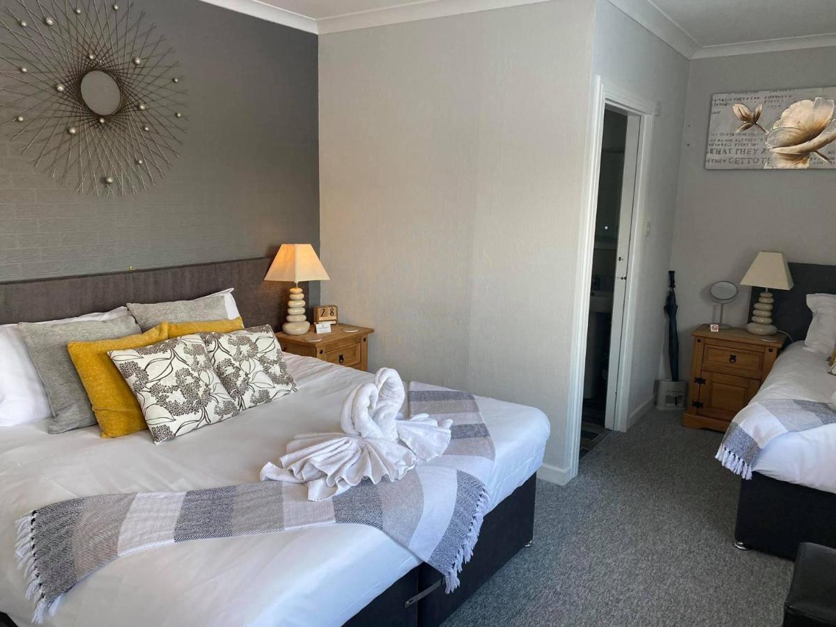 The Riverside Inn Saltford Ngoại thất bức ảnh