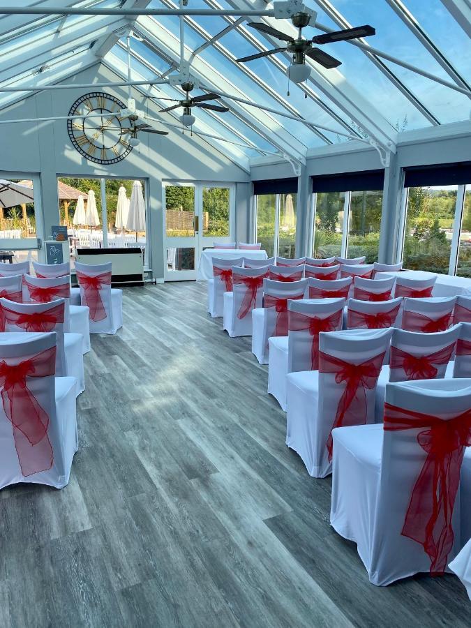 The Riverside Inn Saltford Ngoại thất bức ảnh