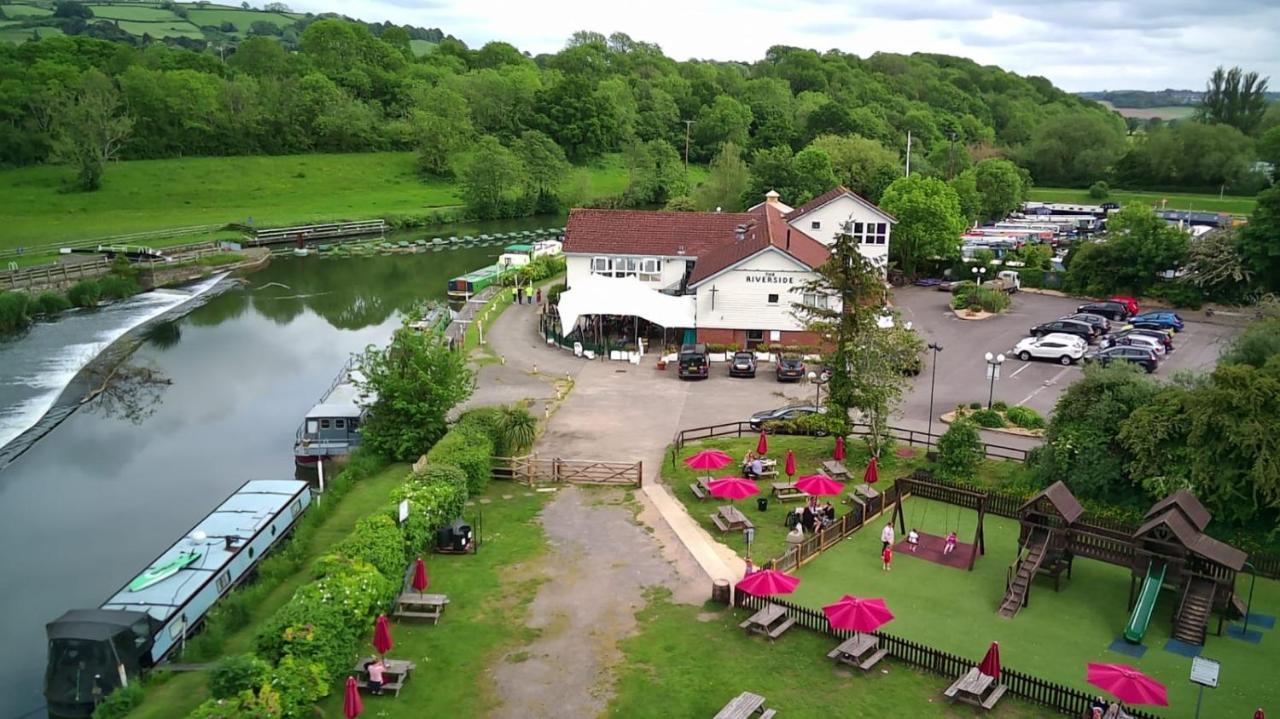 The Riverside Inn Saltford Ngoại thất bức ảnh