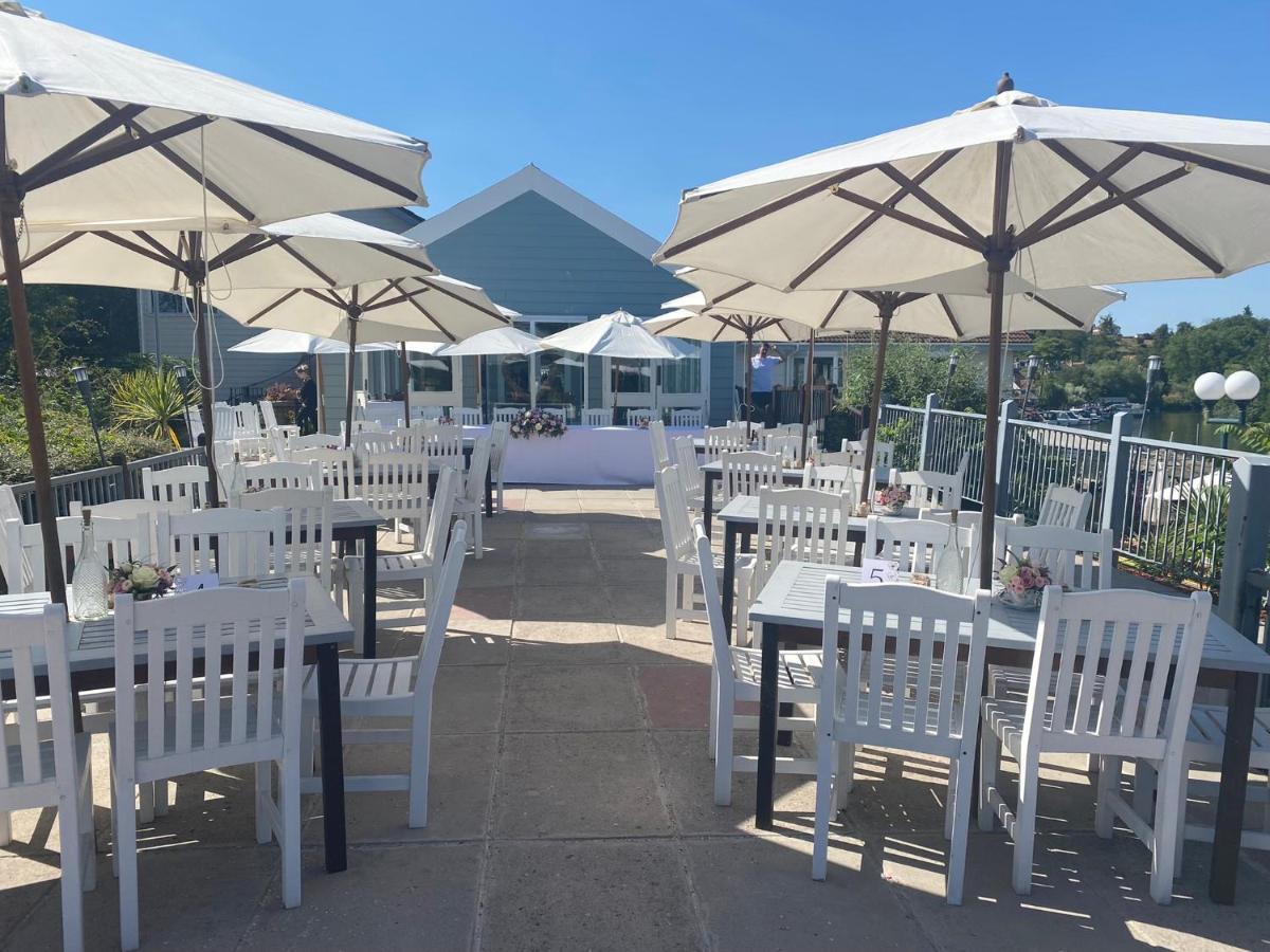 The Riverside Inn Saltford Ngoại thất bức ảnh