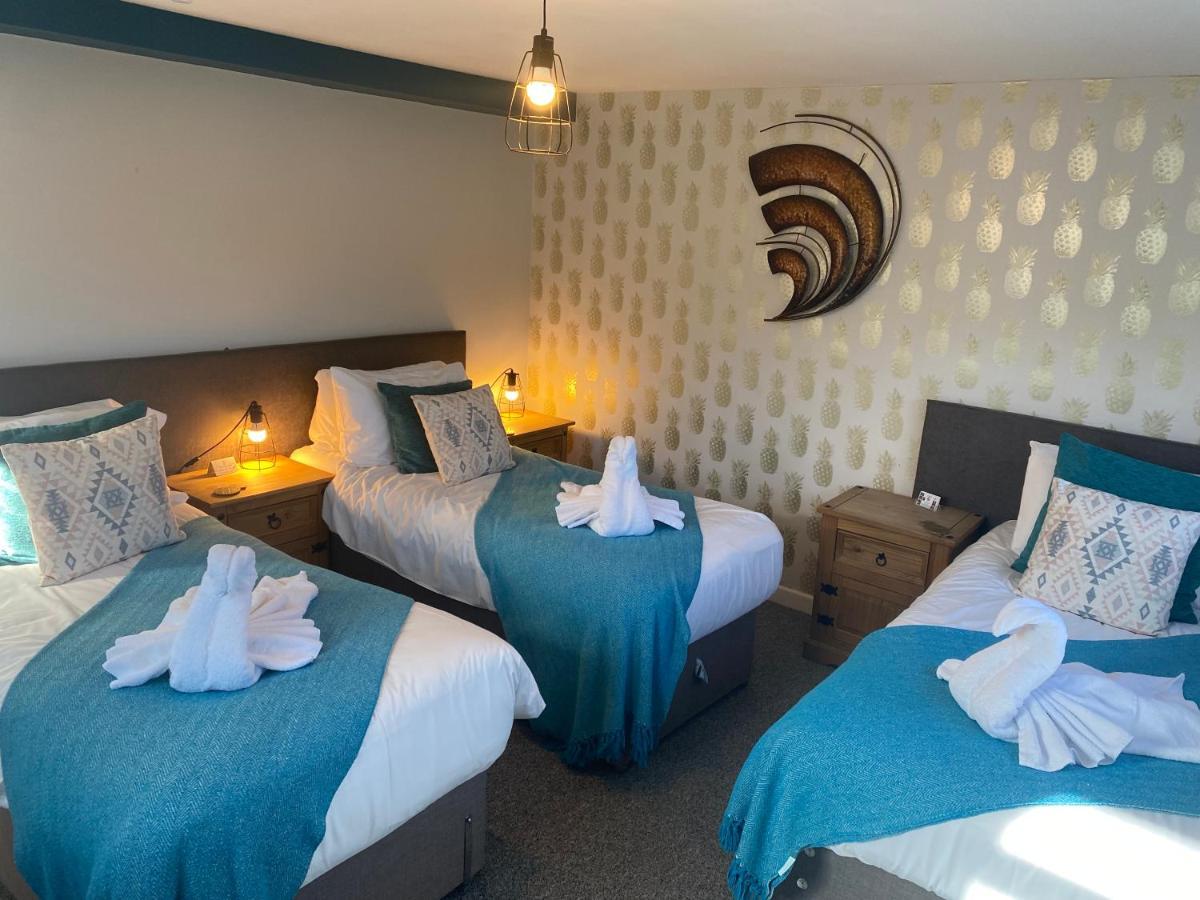 The Riverside Inn Saltford Ngoại thất bức ảnh