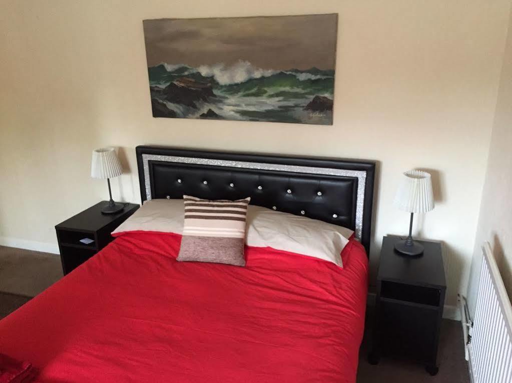 The Riverside Inn Saltford Ngoại thất bức ảnh
